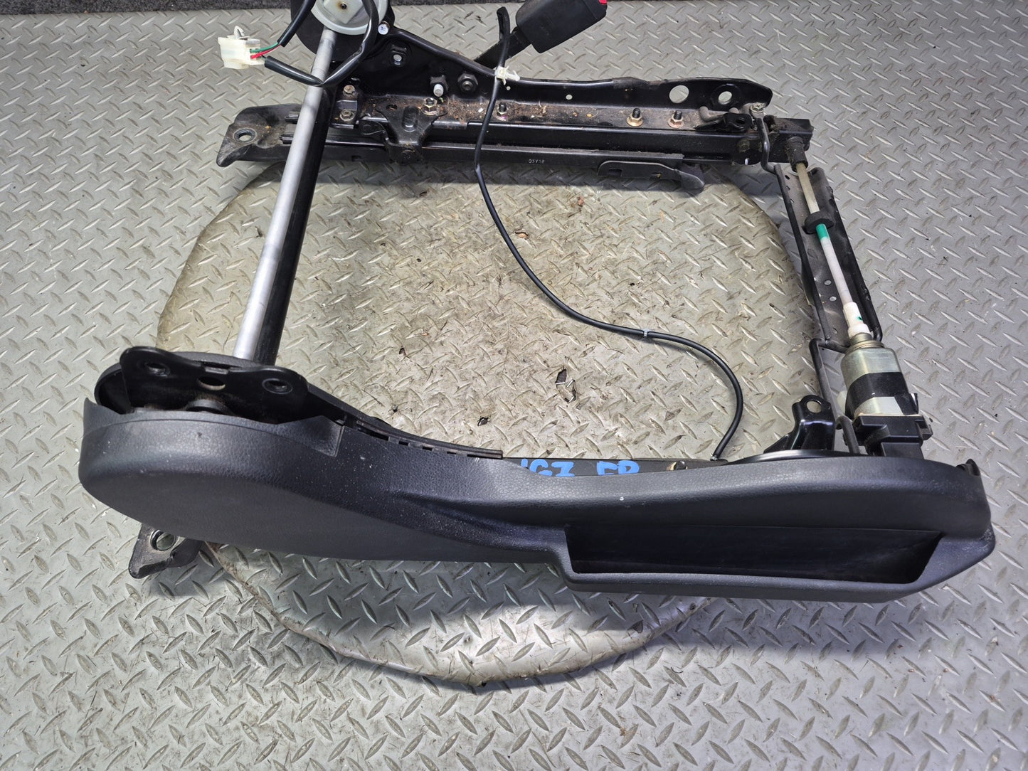 05-06 Nissan 350Z Z33 Convert Front Right Seat Lower Frame Track Rail Motor OEM