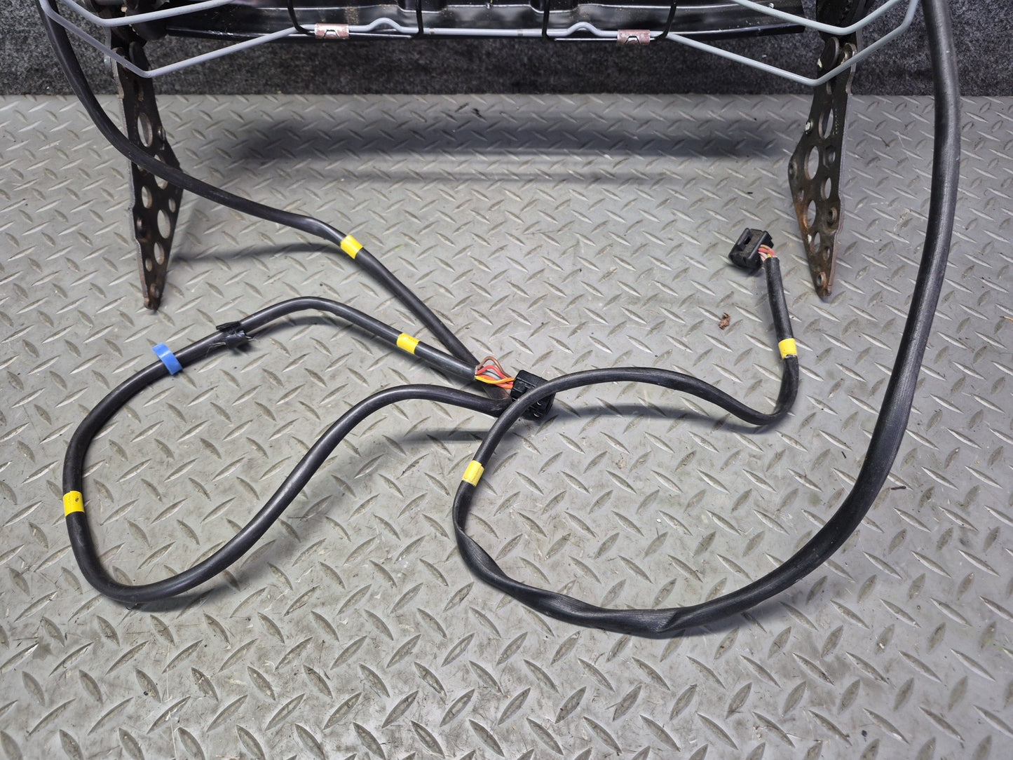 86-91 Mercedes W126 Front Right Passenger Side Upper Seat Frame w Motors OEM