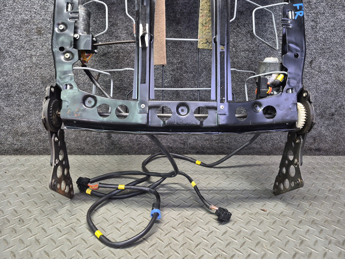 86-91 Mercedes W126 Front Right Passenger Side Upper Seat Frame w Motors OEM
