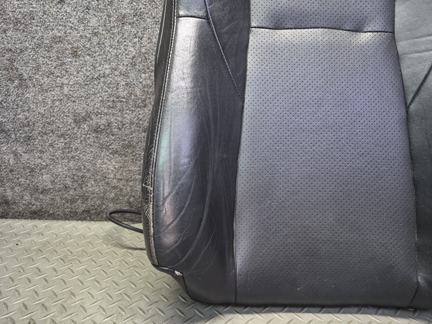 04-06 Nissan 350Z Z33 Convert Front Right Seat Upper Leather Cushion Black OEM