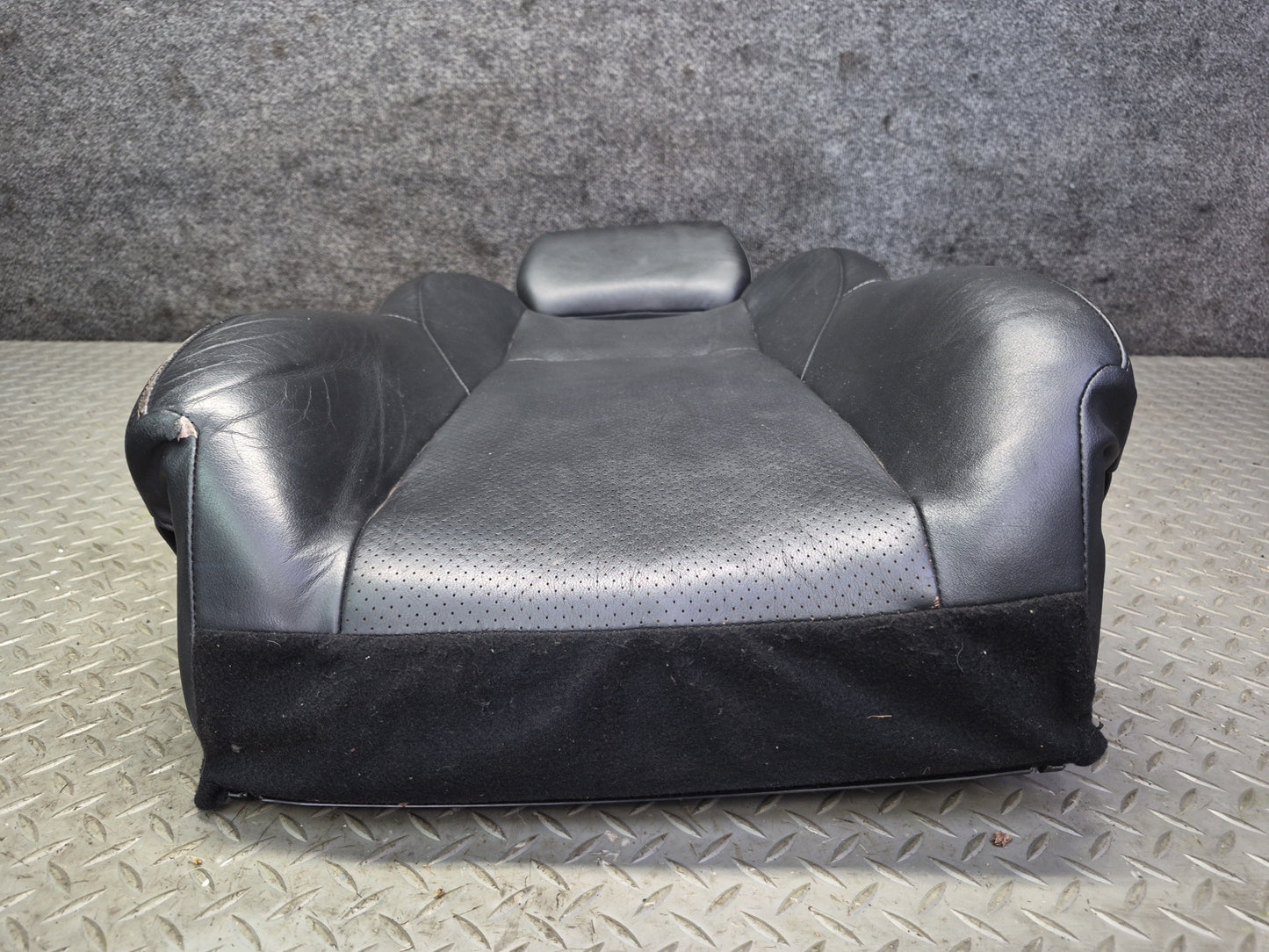 04-06 Nissan 350Z Z33 Convert Front Right Seat Upper Leather Cushion Black OEM