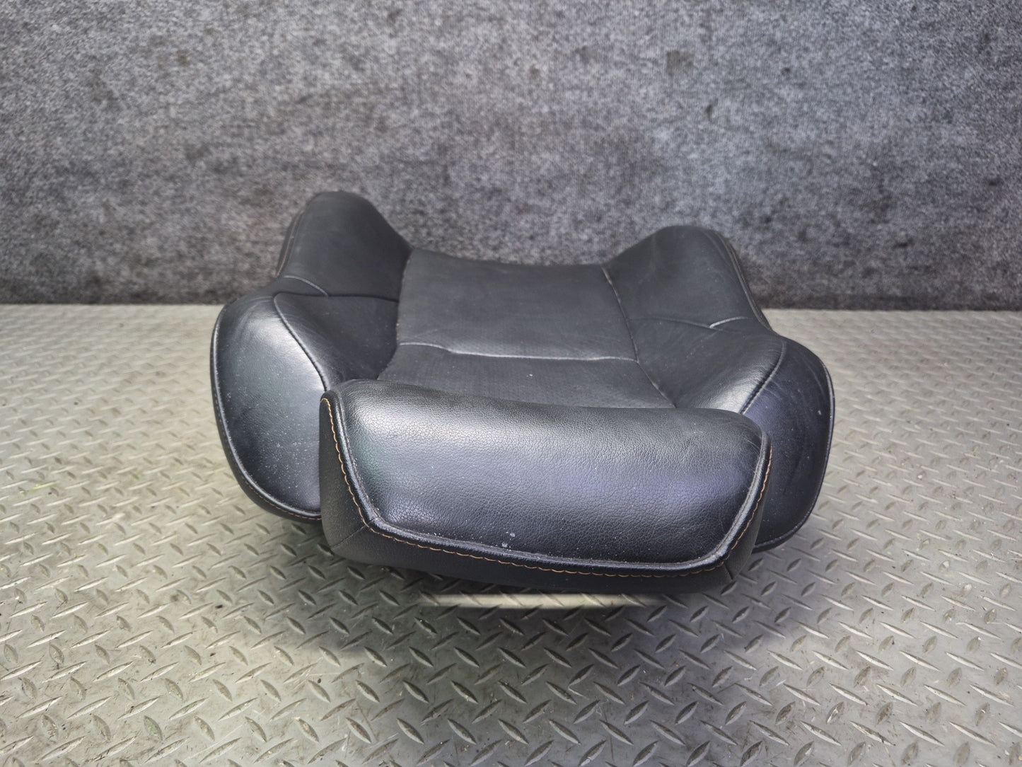 04-06 Nissan 350Z Z33 Convert Front Right Seat Upper Leather Cushion Black OEM