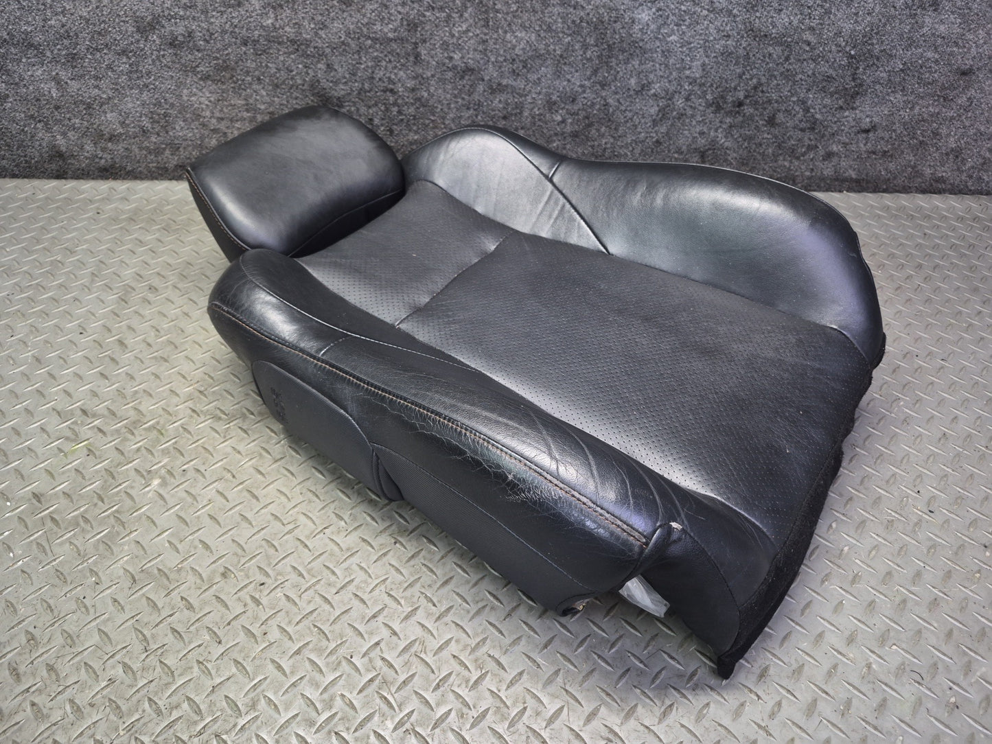 04-06 Nissan 350Z Z33 Convert Front Right Seat Upper Leather Cushion Black OEM