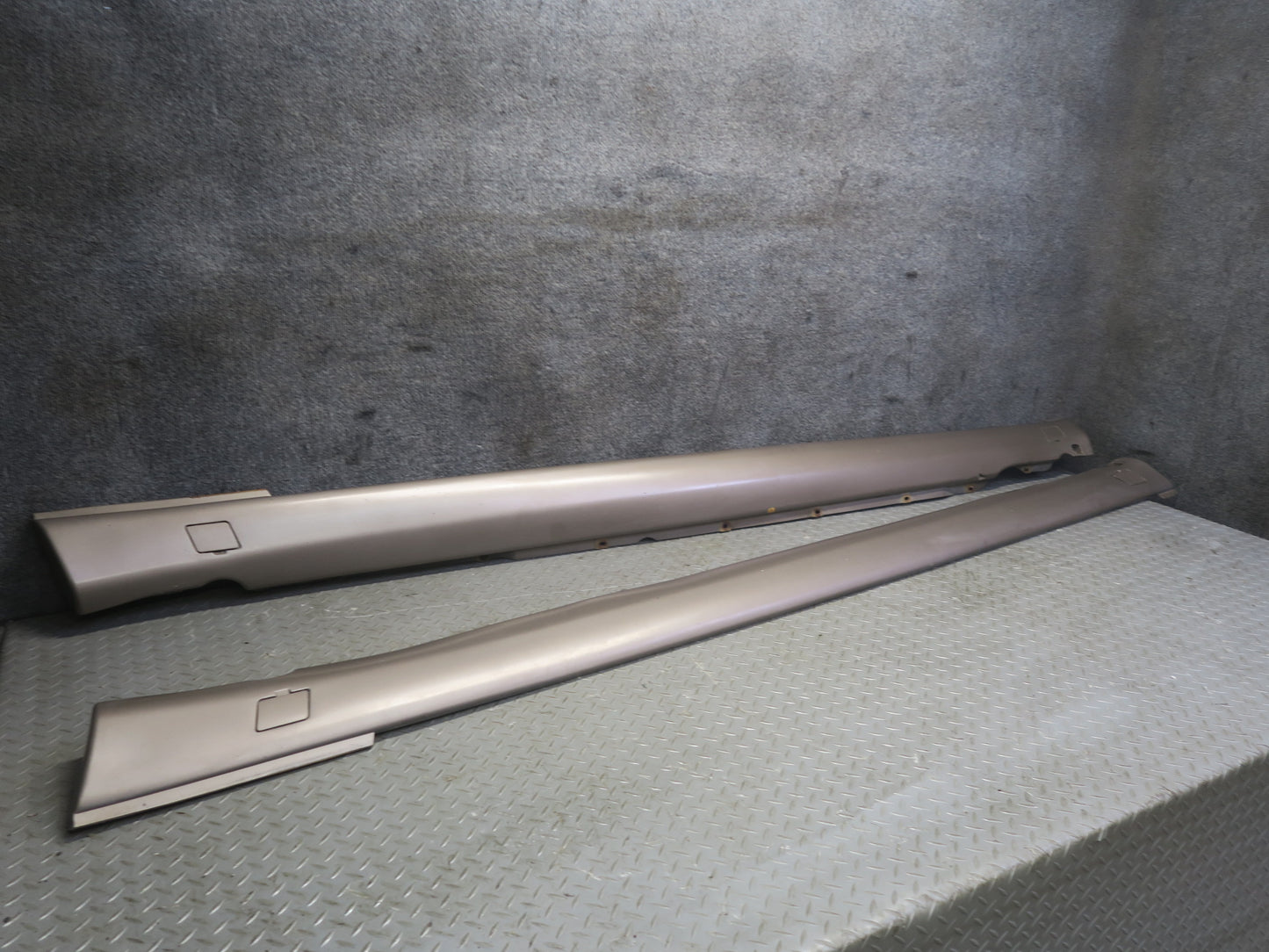 86-91 Mercedes W126 Set of 2 Left & Right Door Side Skirt Rocker Panel OEM