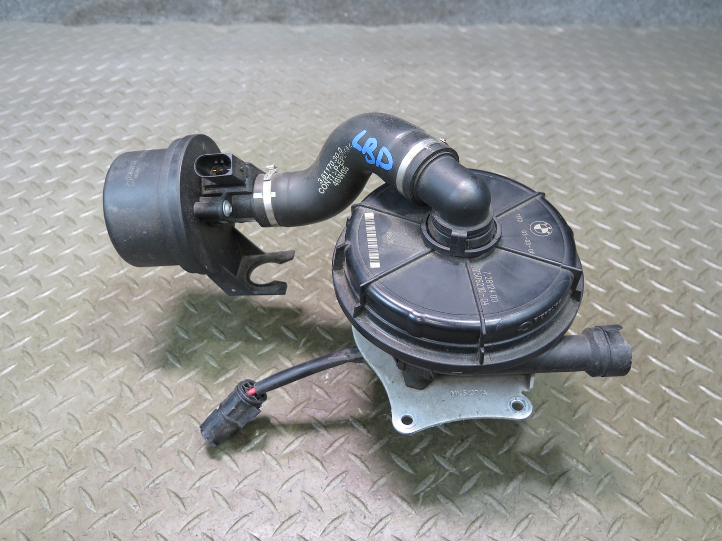 04-06 BMW E46 330CI Secondary Air Injection Smog Pump w Filter & MAF Sensor OEM