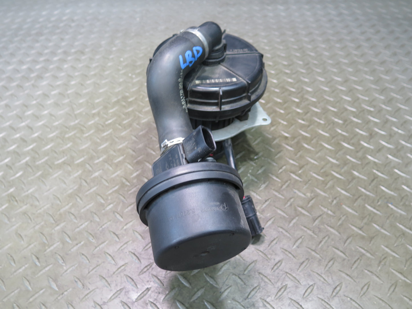 04-06 BMW E46 330CI Secondary Air Injection Smog Pump w Filter & MAF Sensor OEM