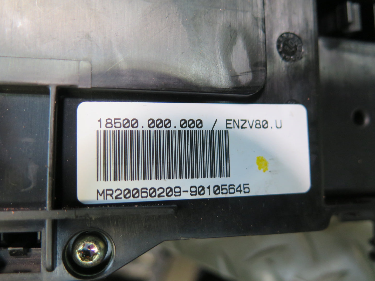 01-06 BMW E46 330ci Power Distribution Fuse Relay Box Module OEM