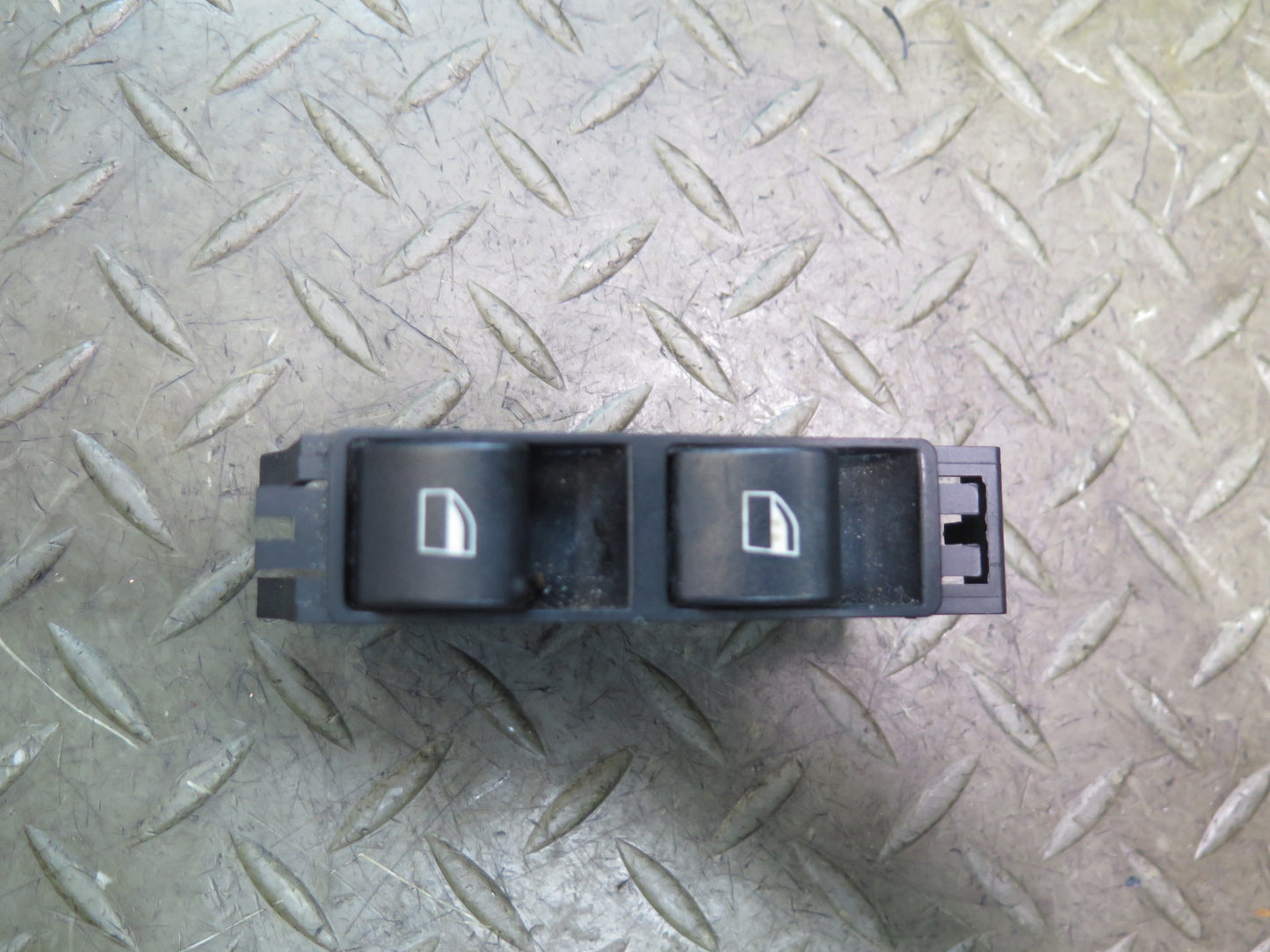 01-06 BMW E46 330ci Coupe Convertible Right Power Window Switch 6902178 OEM
