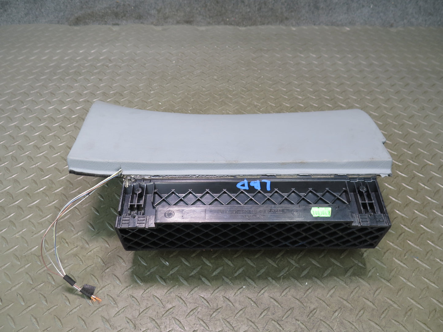 01-06 BMW E46 330ci Convertible Dash Glove Box Storage Compartment Door Lid Dmgd