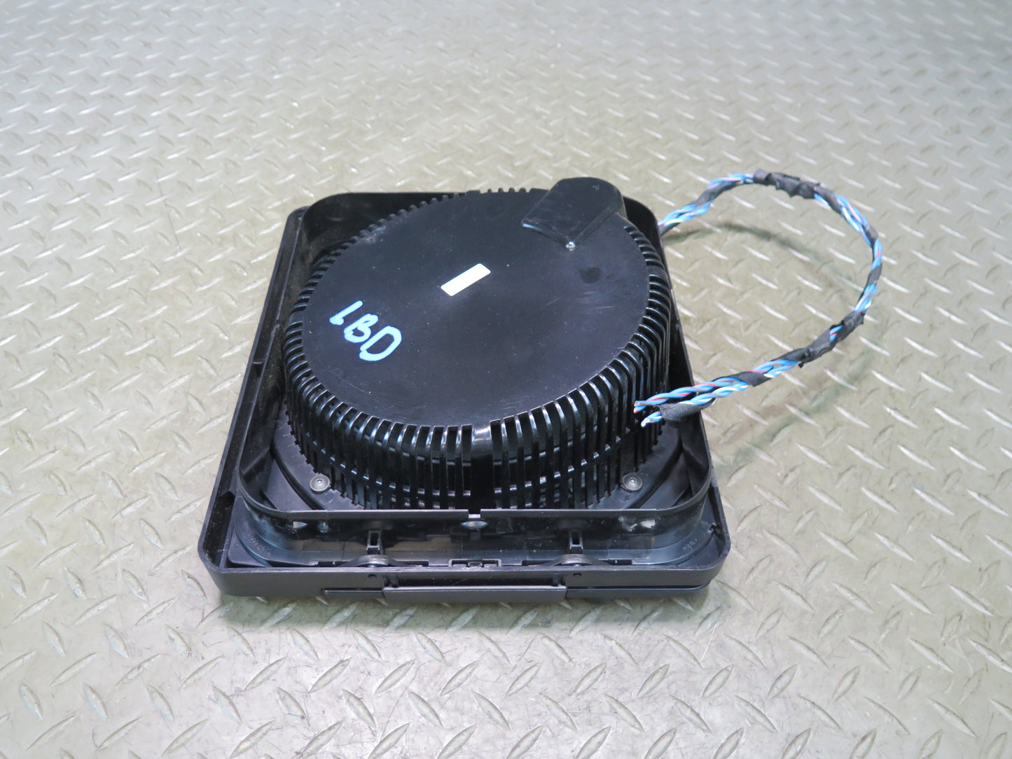 01-06 BMW E46 330ci Convertible Rear Subwoofer Speaker w Cover Damaged