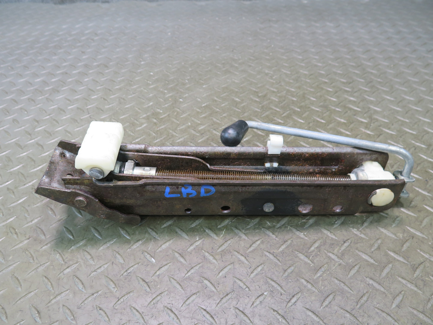 01-06 BMW E46 330ci Emergency Spare Tire Lift Jack Tool 6767944 OEM