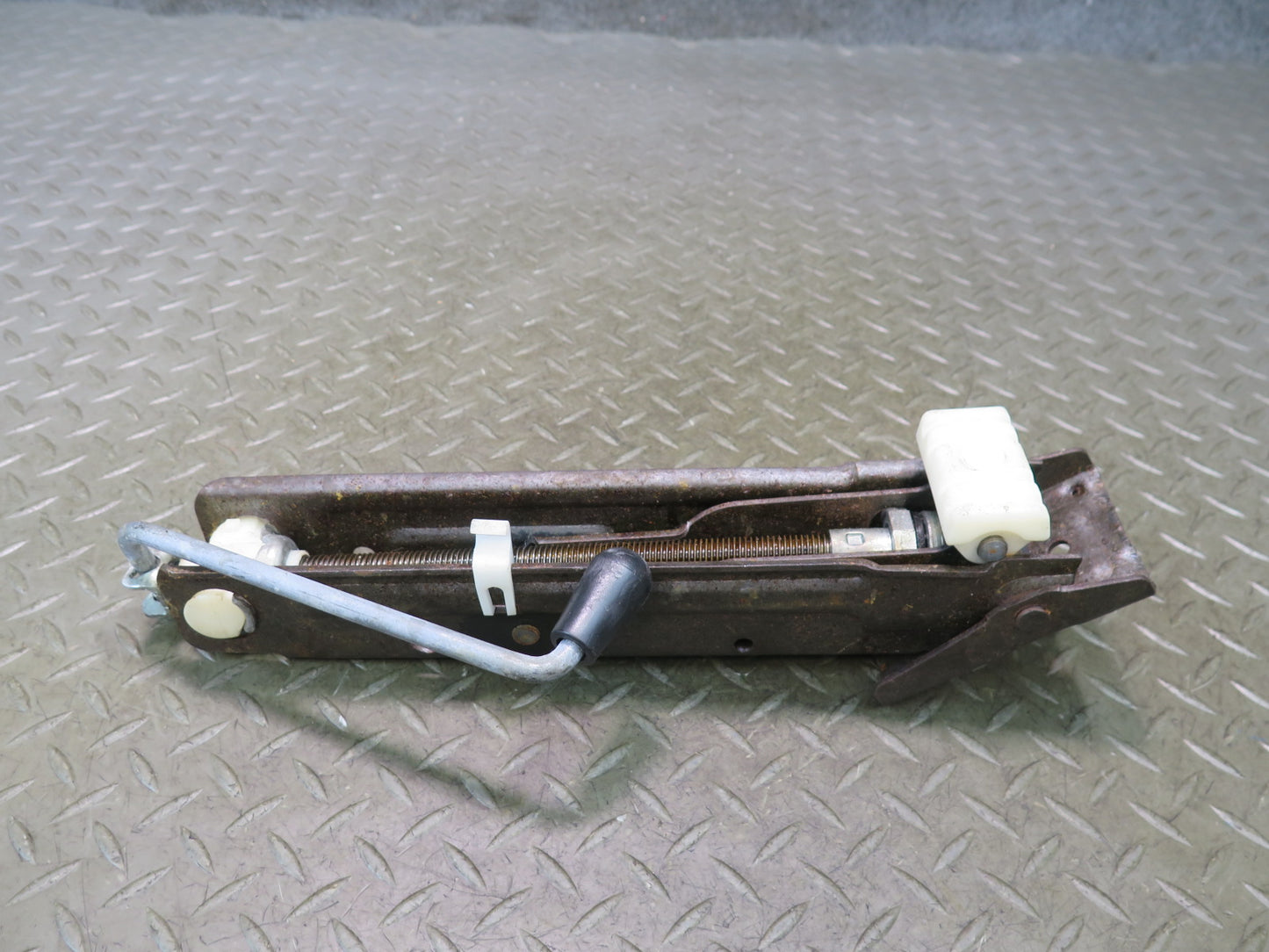01-06 BMW E46 330ci Emergency Spare Tire Lift Jack Tool 6767944 OEM