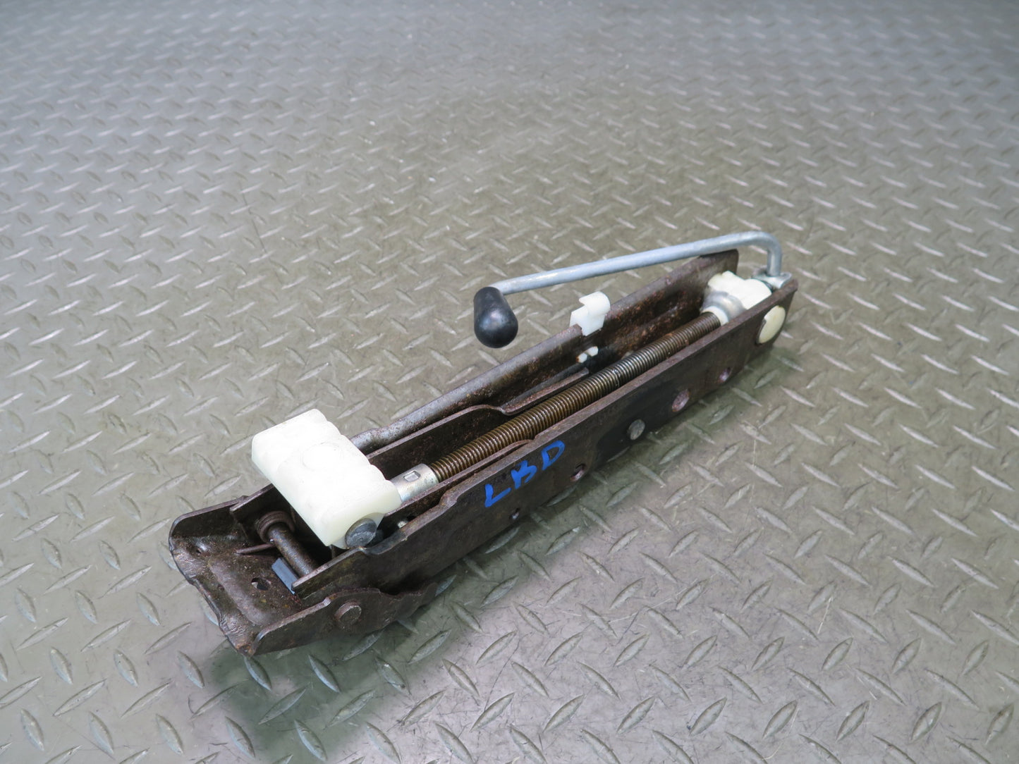 01-06 BMW E46 330ci Emergency Spare Tire Lift Jack Tool 6767944 OEM
