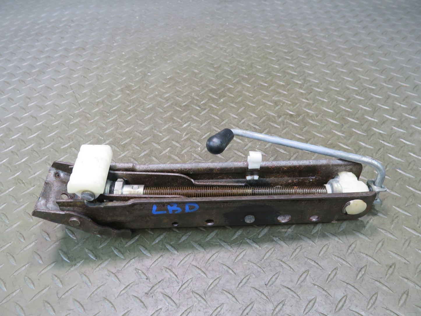 01-06 BMW E46 330ci Emergency Spare Tire Lift Jack Tool 6767944 OEM