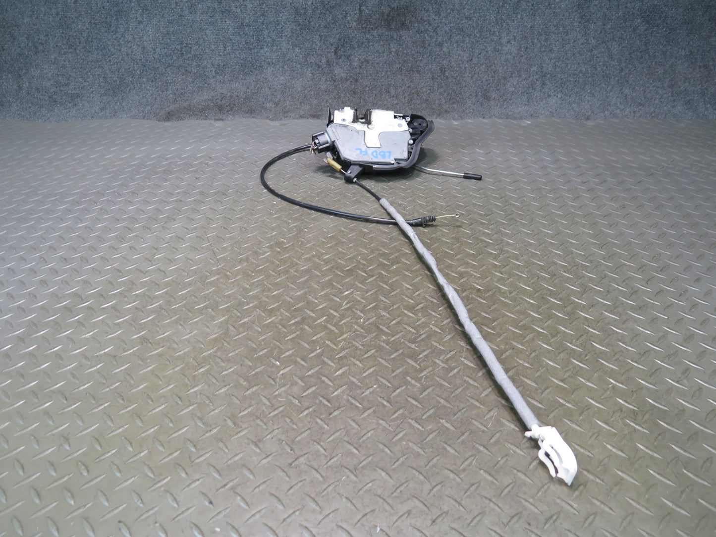 01-06 BMW E46 330ci Coupe Convertible Left Door Lock Latch Actuator 7011247 OEM