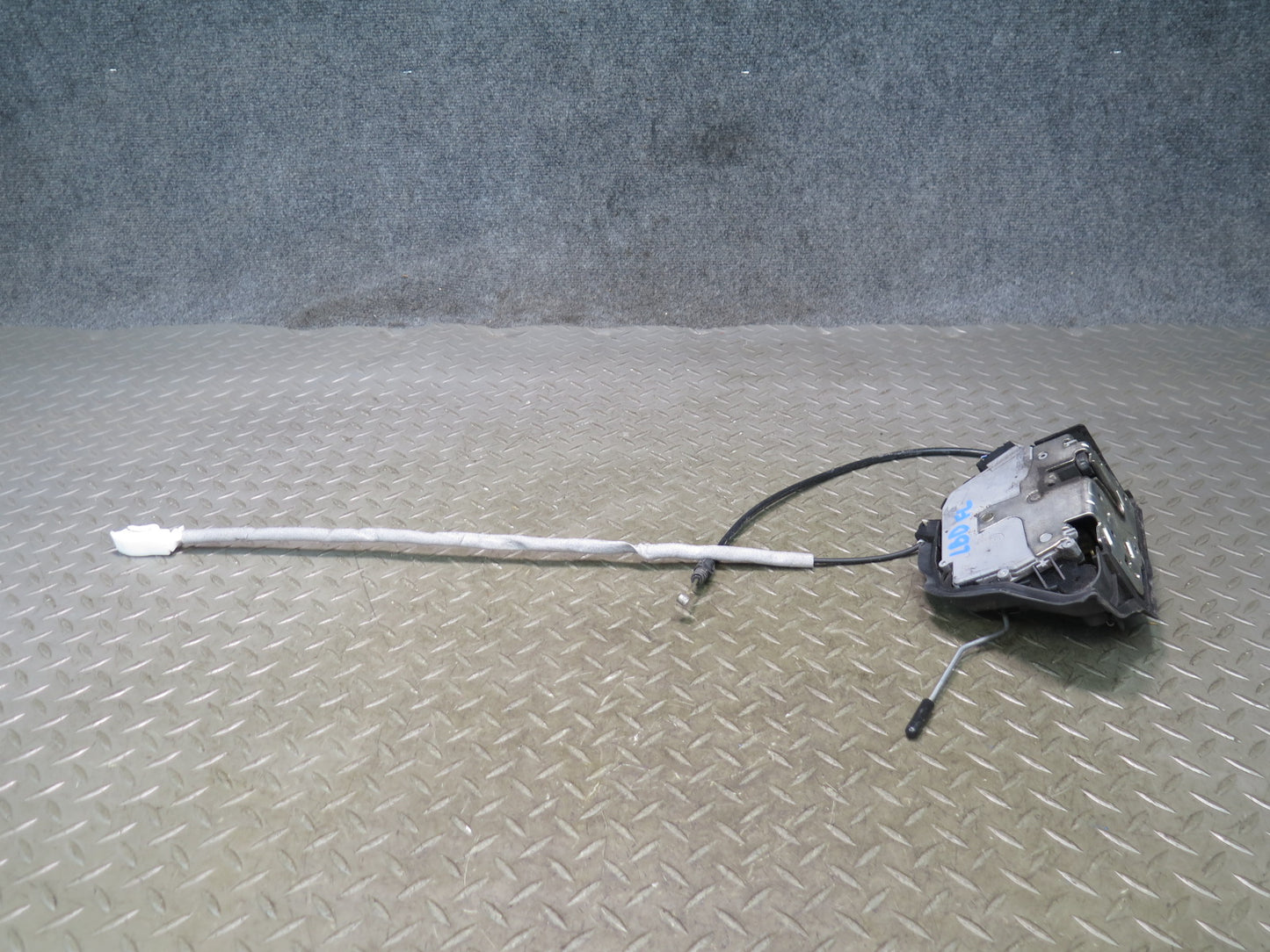 01-06 BMW E46 330ci Coupe Convertible Left Door Lock Latch Actuator 7011247 OEM