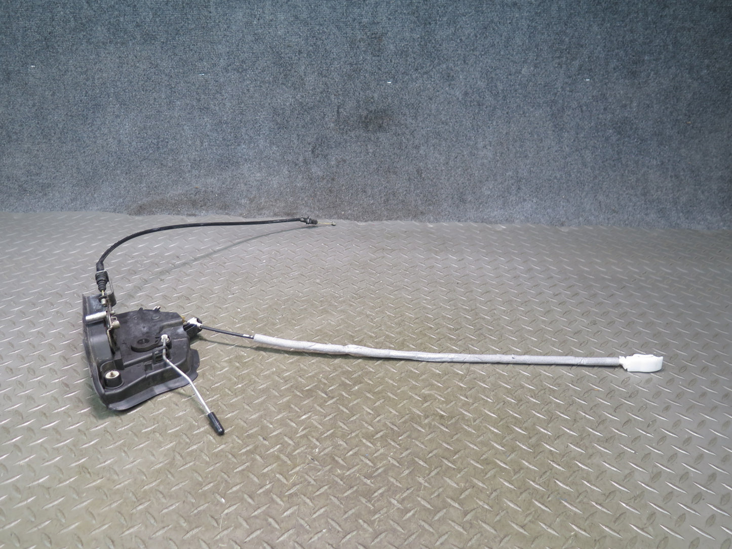 01-06 BMW E46 330ci Coupe Convertible Left Door Lock Latch Actuator 7011247 OEM