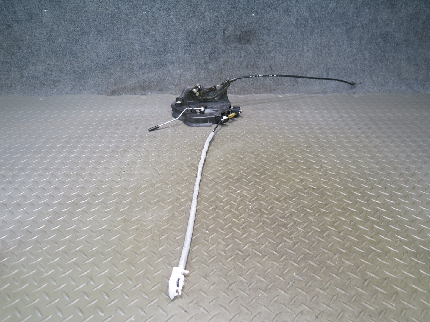 01-06 BMW E46 330ci Coupe Convertible Left Door Lock Latch Actuator 7011247 OEM