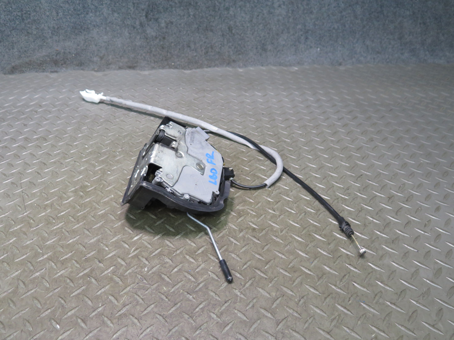01-06 BMW E46 330ci Coupe Convertible Right Door Lock Latch Actuator 7011250 OEM