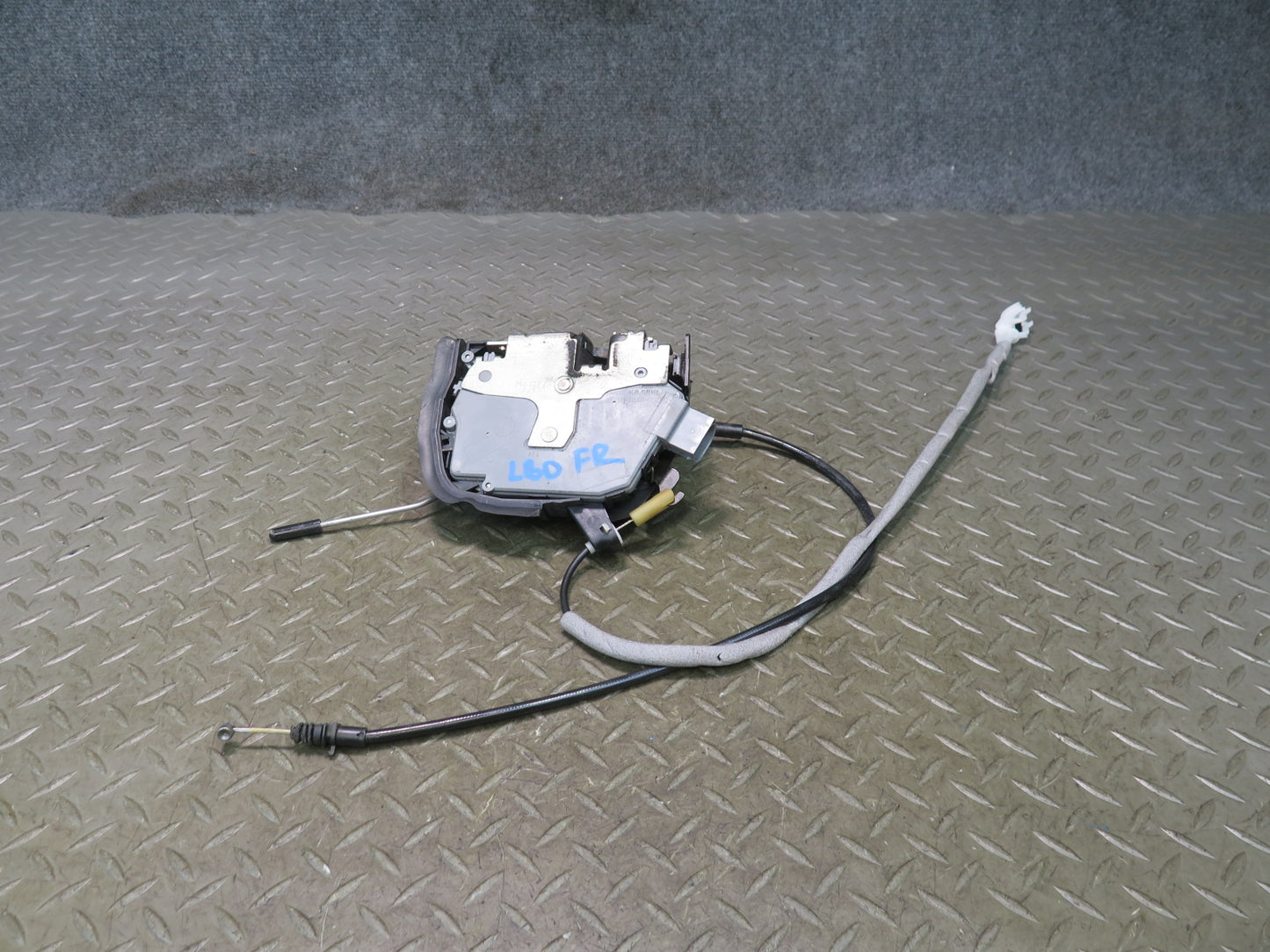 01-06 BMW E46 330ci Coupe Convertible Right Door Lock Latch Actuator 7011250 OEM