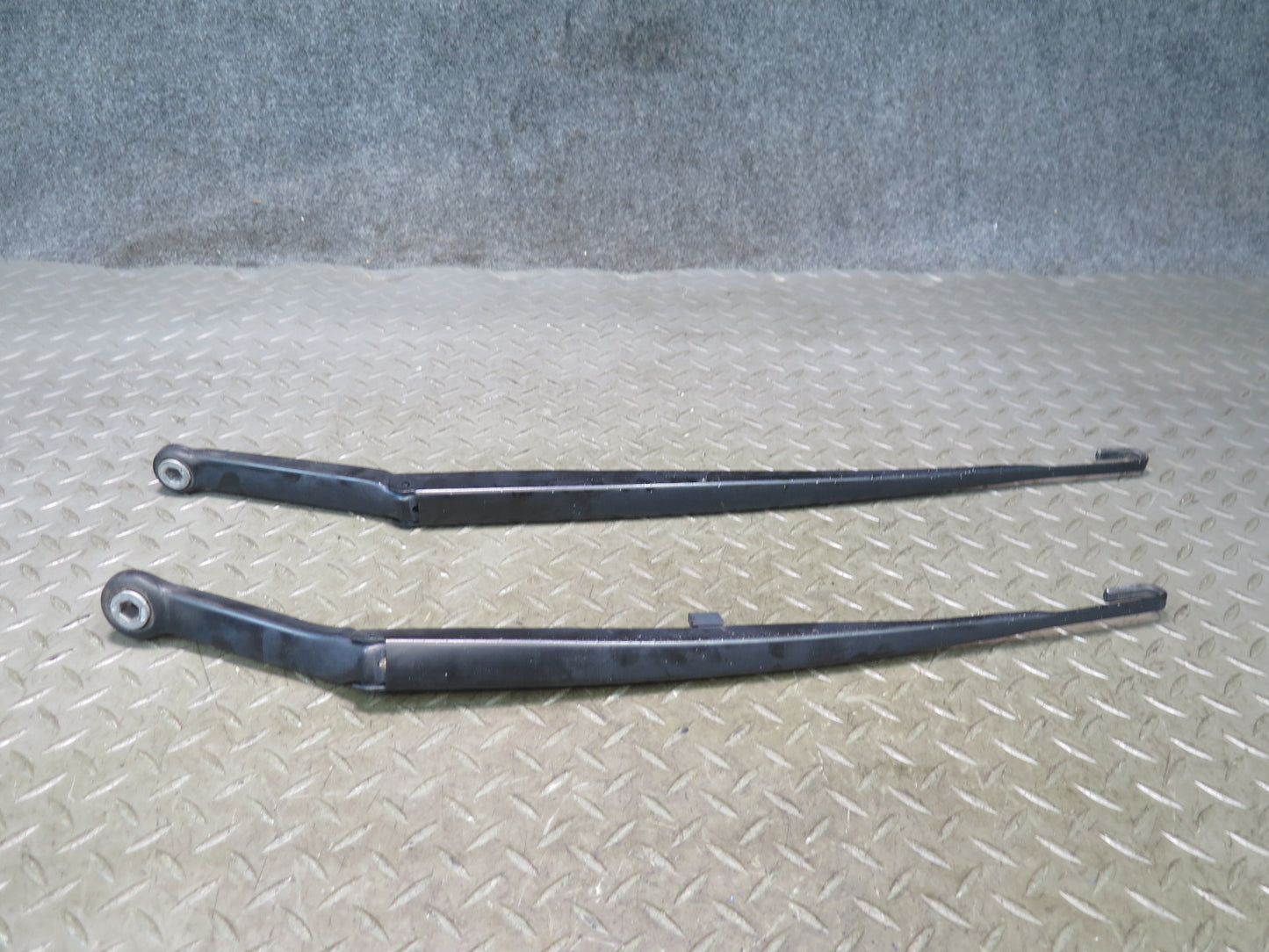01-06 BMW E46 330ci Coupe Convertible Left & Right Windshield Wiper Arm Set OEM