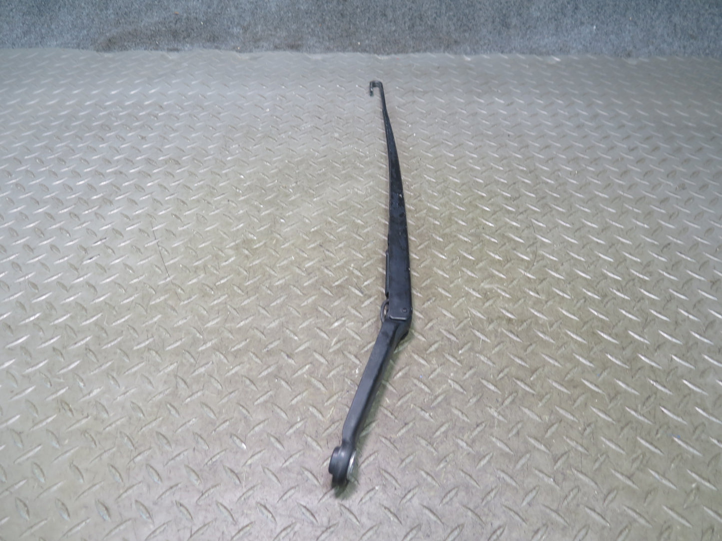 01-06 BMW E46 330ci Coupe Convertible Left & Right Windshield Wiper Arm Set OEM