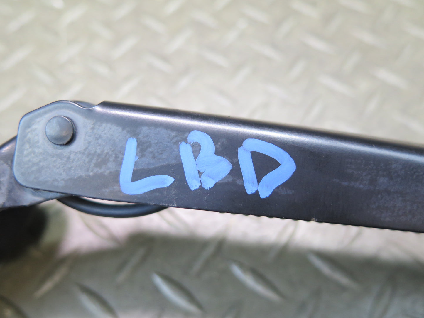 01-06 BMW E46 330ci Coupe Convertible Left & Right Windshield Wiper Arm Set OEM