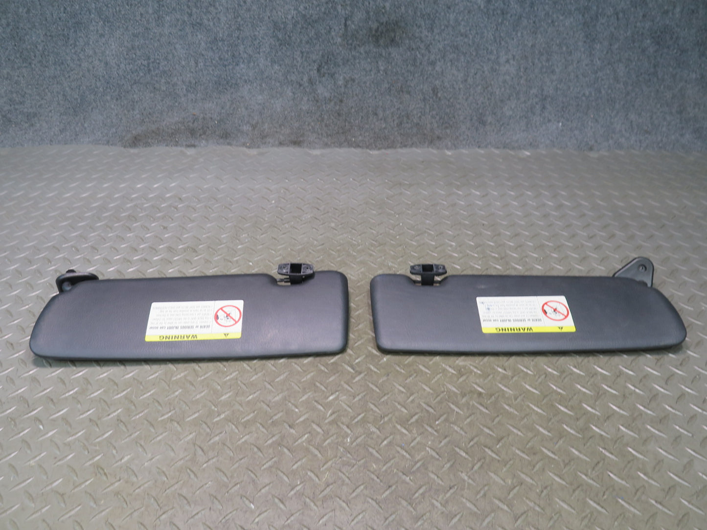 01-06 BMW E46 330ci Convertible Set of 2 Front Left & Right Sun Visor Black OEM