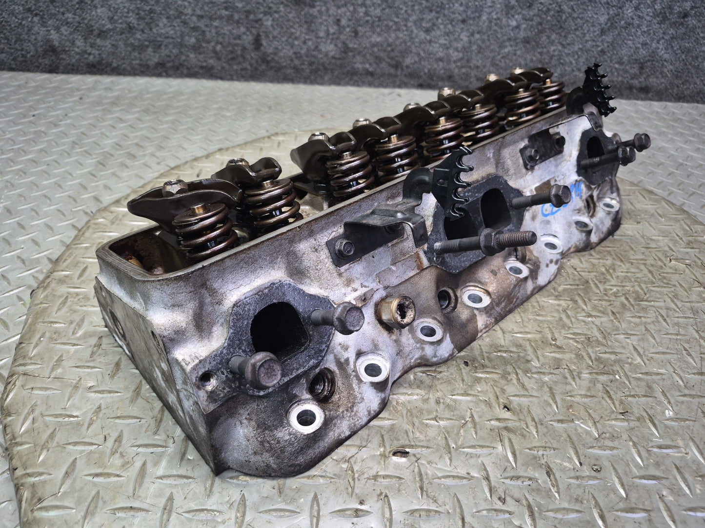 1992 Chevrolet Corvette C4 LT1 Engine Right Cylinder Head 81k Miles OEM