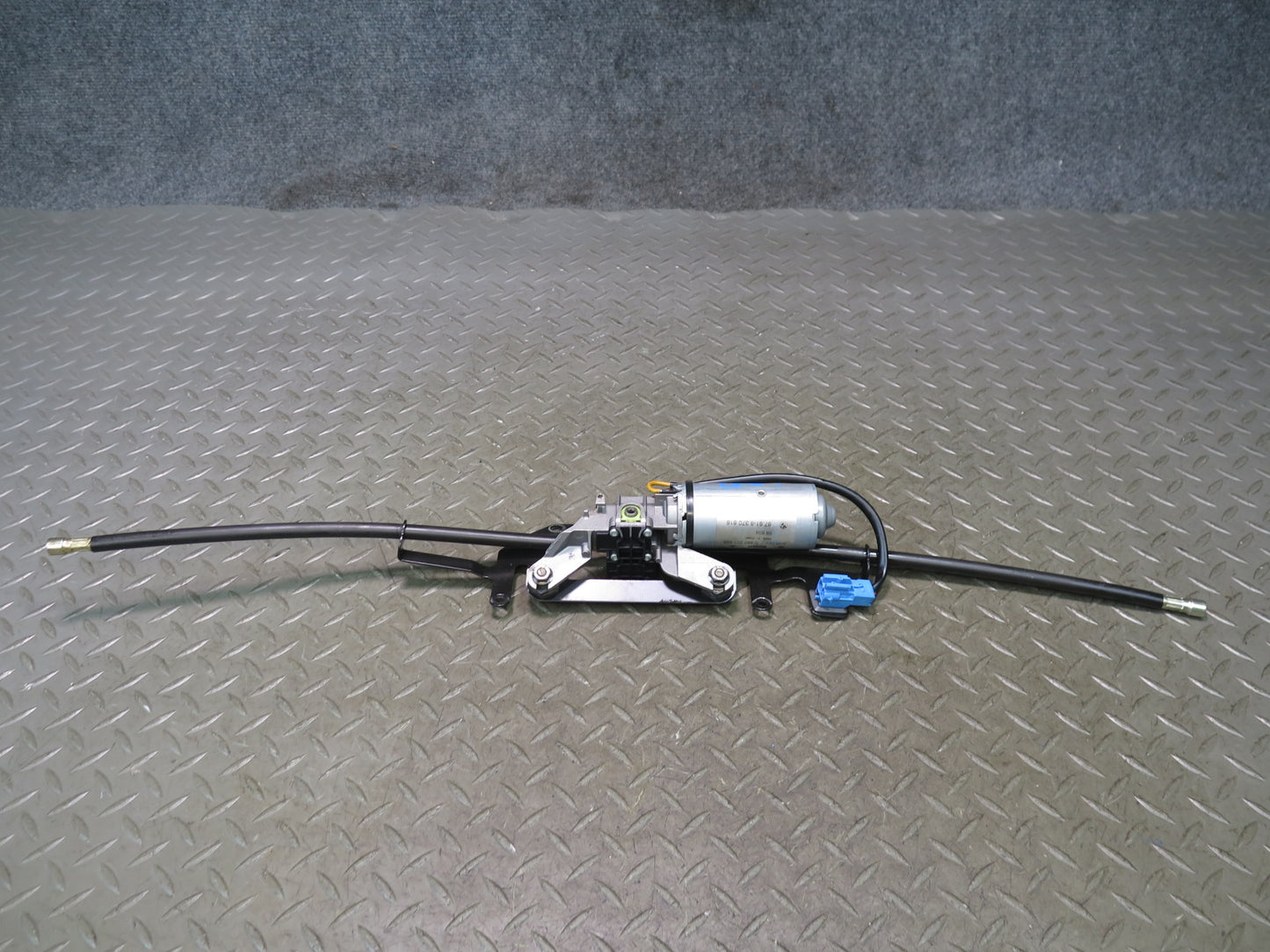 01-06 BMW E46 330ci Convert TOP Roof Lock Latch Motor Cable Assembly 8370816 OEM