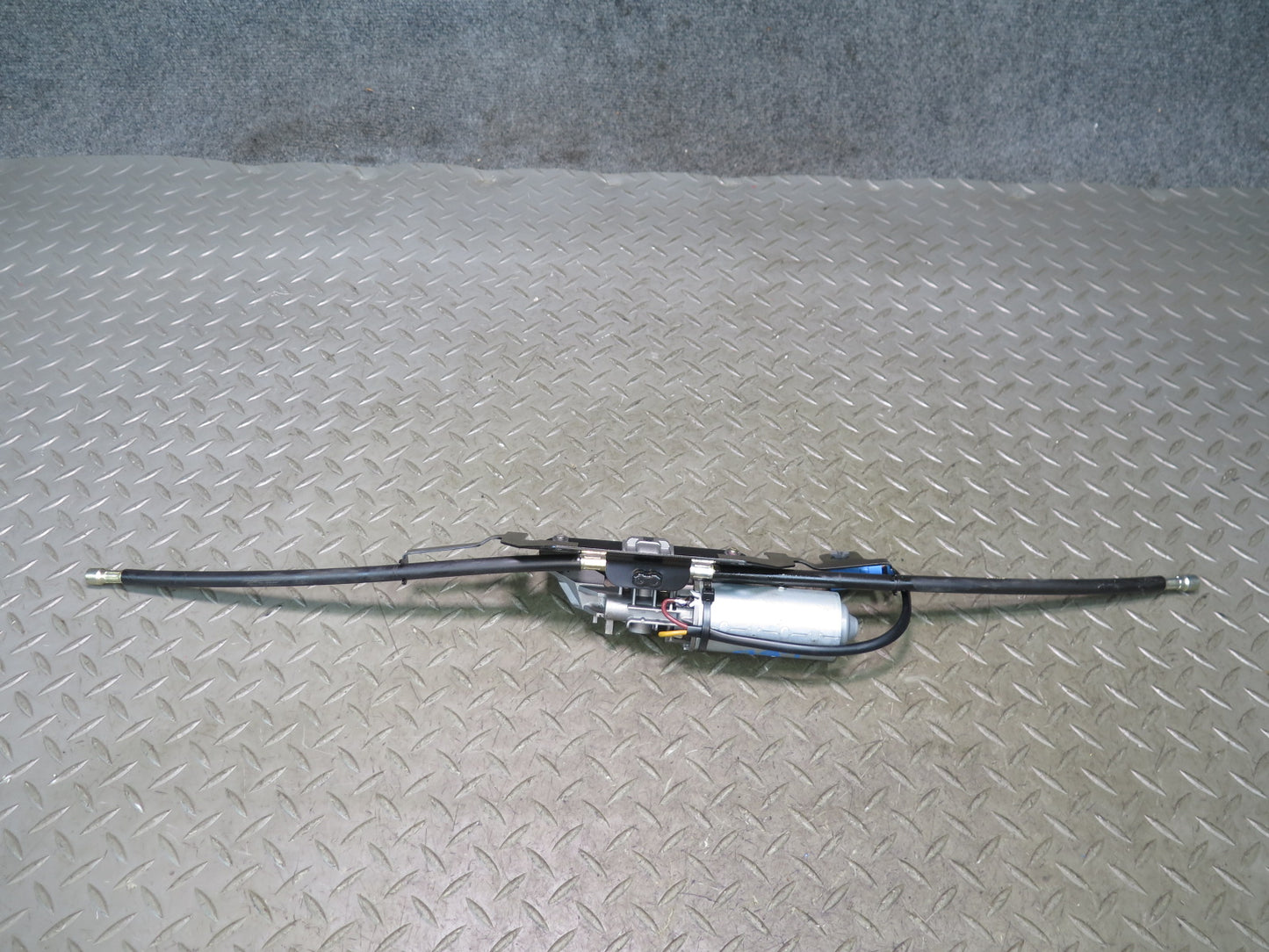01-06 BMW E46 330ci Convert TOP Roof Lock Latch Motor Cable Assembly 8370816 OEM