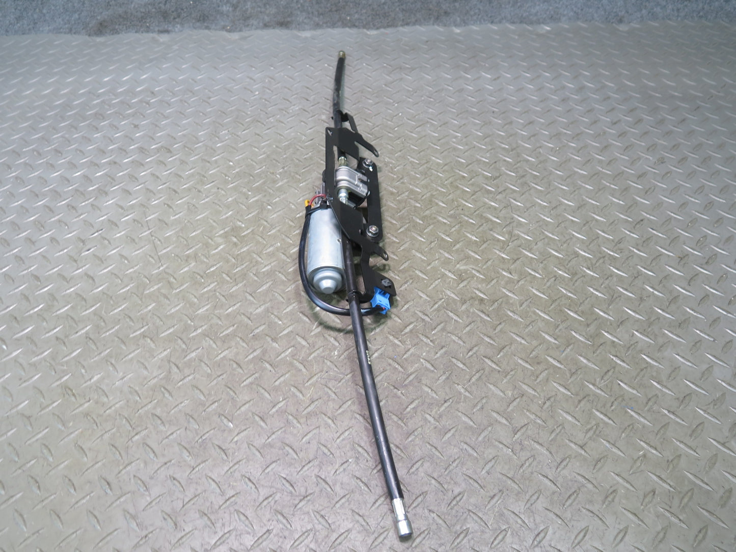 01-06 BMW E46 330ci Convert TOP Roof Lock Latch Motor Cable Assembly 8370816 OEM