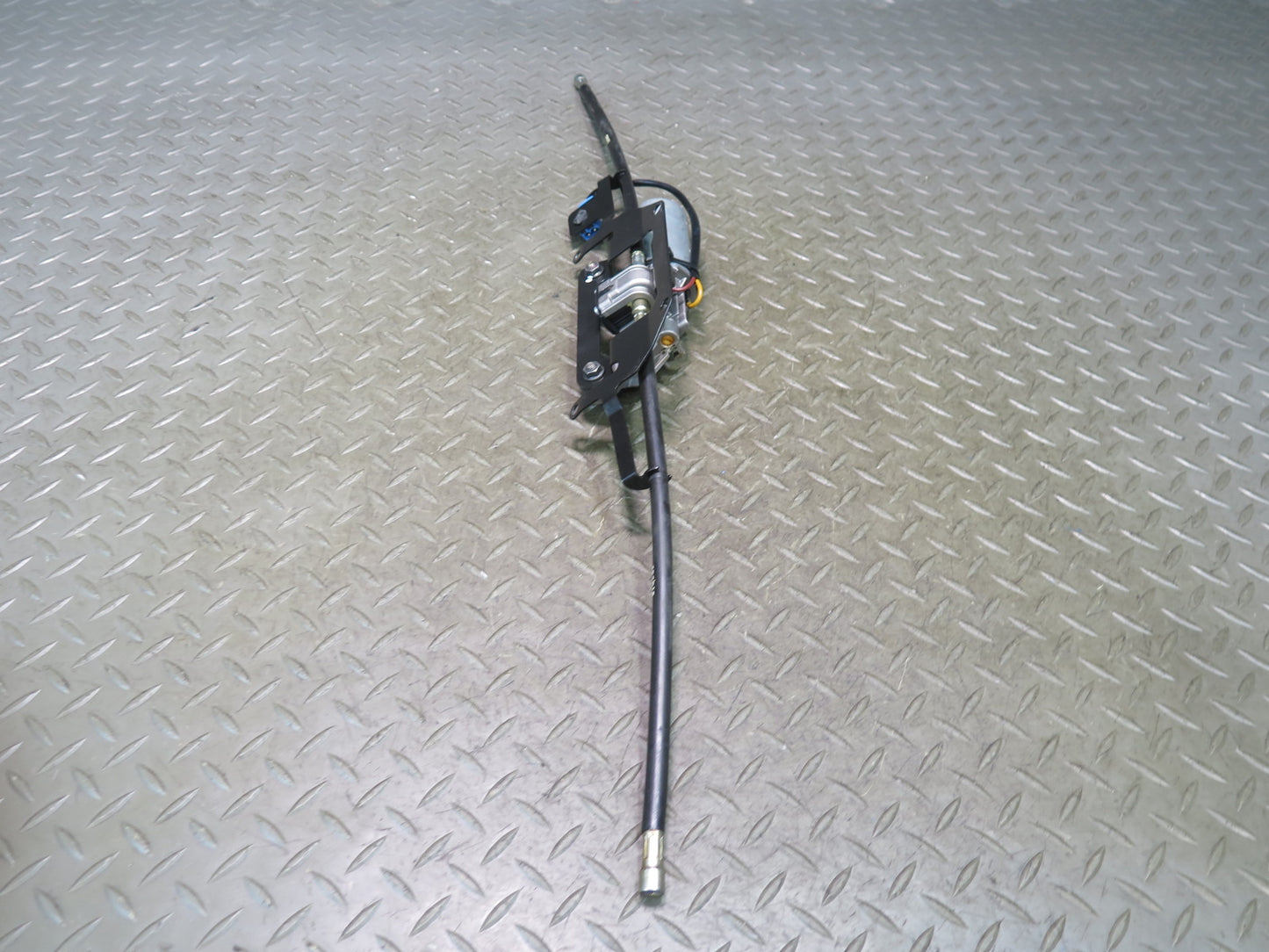 01-06 BMW E46 330ci Convert TOP Roof Lock Latch Motor Cable Assembly 8370816 OEM