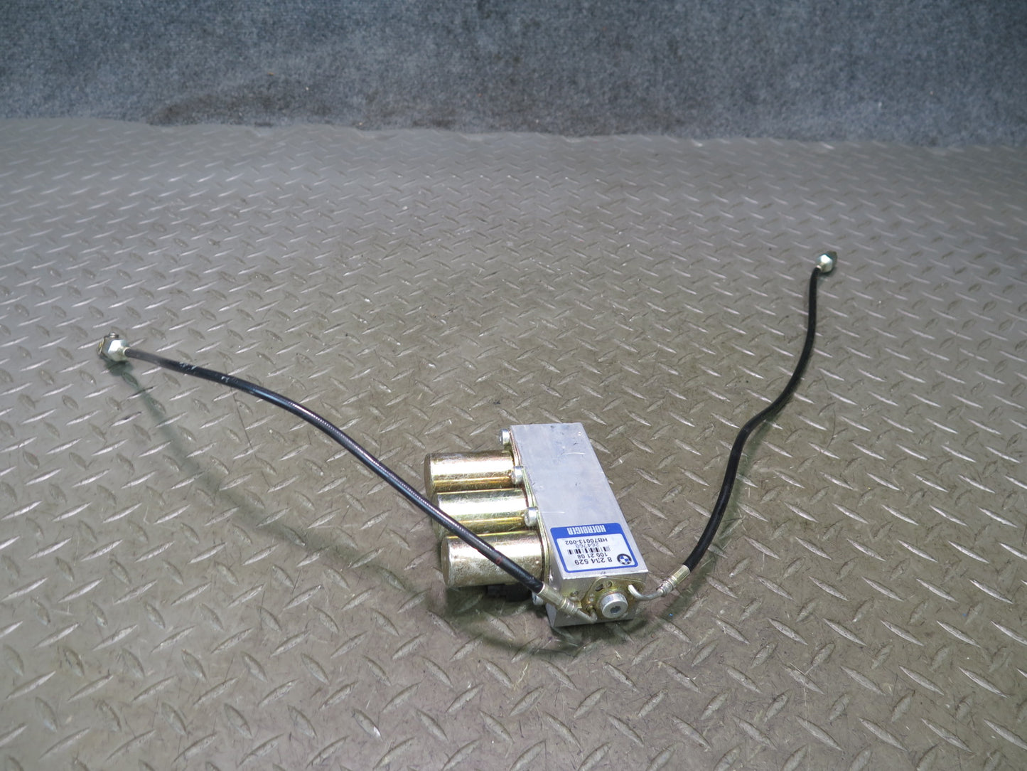 01-06 BMW E46 330Ci Convertible TOP Roof Hydraulic Valve Control Block OEM
