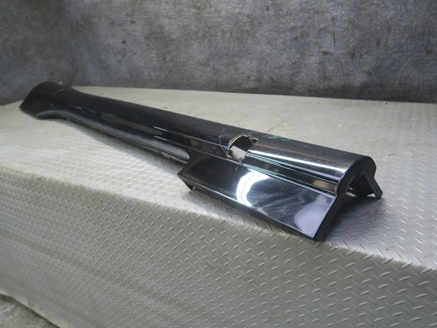 03-12 Mercedes R230 SL500 SL55 AMG Left Skirt Rocker Panel Black 2306980354 Dmgd