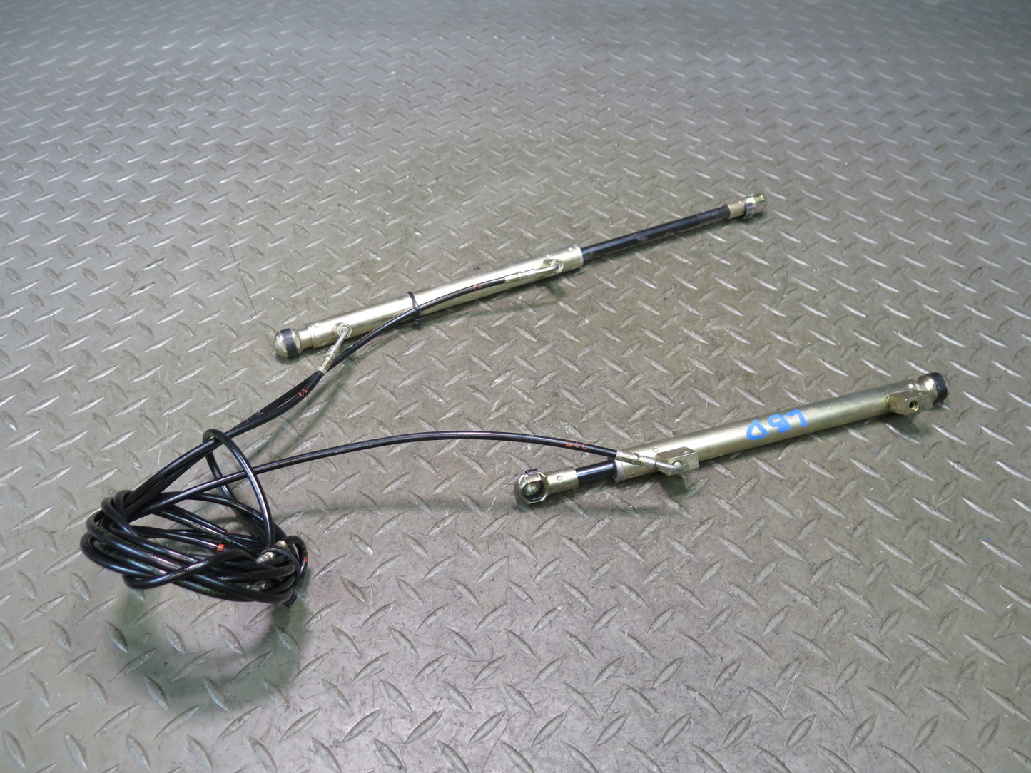 01-06 BMW E46 330ci Convert Set of 2 TOP Roof Tensioner Hydraulic Cylinder OEM