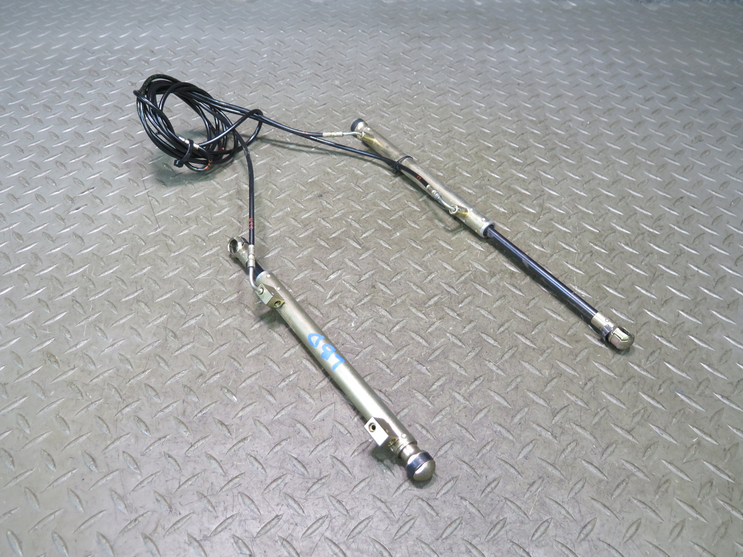 01-06 BMW E46 330ci Convert Set of 2 TOP Roof Tensioner Hydraulic Cylinder OEM
