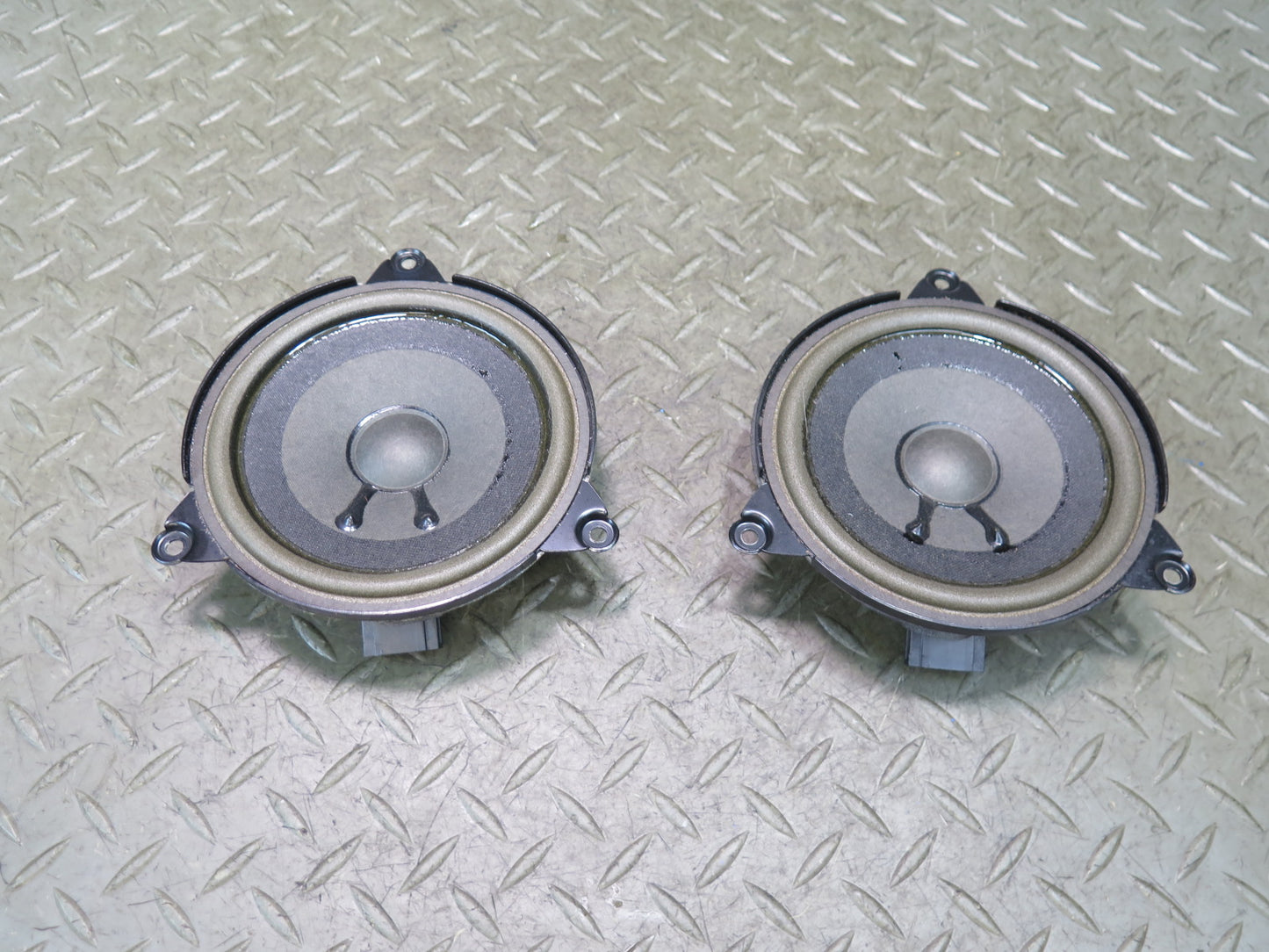 01-06 BMW E46 330CI Convertible Set of 2 Rear Harman Kardon Speaker 8378557 OEM