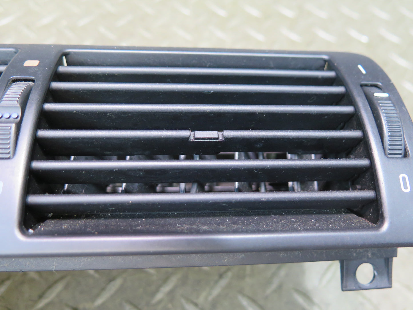 01-06 BMW E46 330ci Set of 3 Dash Front Left Center Right Air Vent Grille OEM