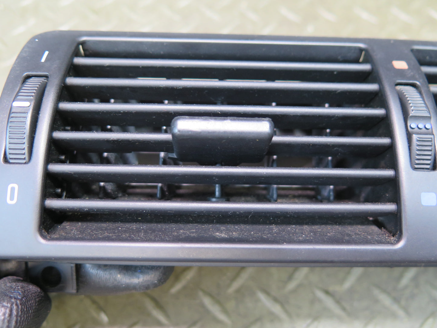 01-06 BMW E46 330ci Set of 3 Dash Front Left Center Right Air Vent Grille OEM