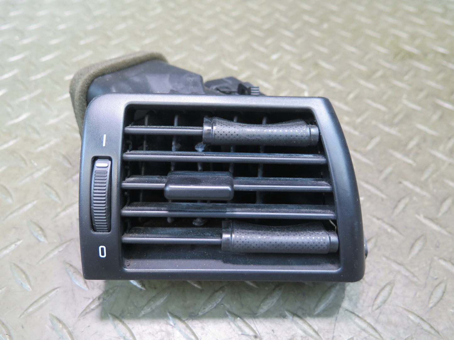 01-06 BMW E46 330ci Set of 3 Dash Front Left Center Right Air Vent Grille OEM