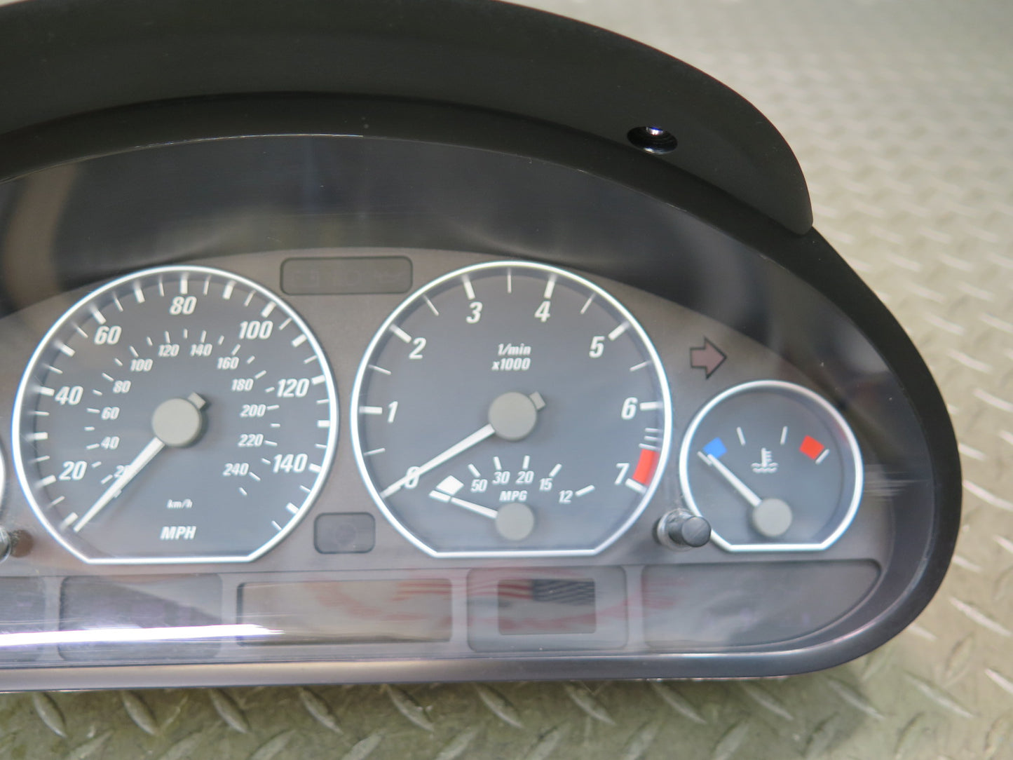 01-06 BMW E46 330Ci A/T Instrument Cluster Gauge Speedometer 6985688 OEM