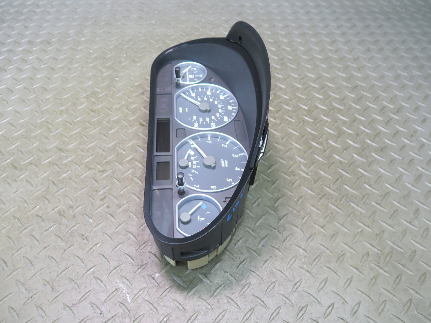 01-06 BMW E46 330Ci A/T Instrument Cluster Gauge Speedometer 6985688 OEM