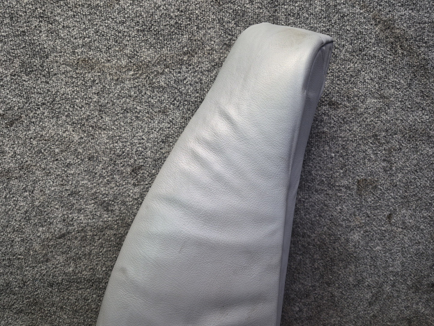 99-03 BMW E39 540i Sedan Rear Left & Right Seat Leather Bolster Gray Set OEM