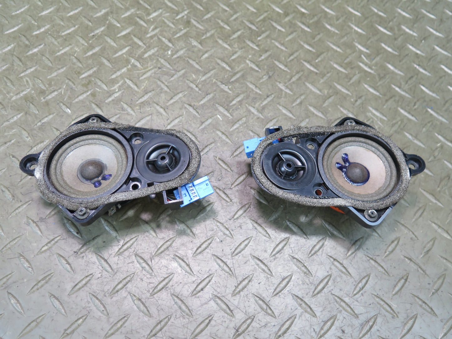 01-06 BMW E46 330Ci Set of 2 Harman Kardon Left & Right Door Speaker OEM