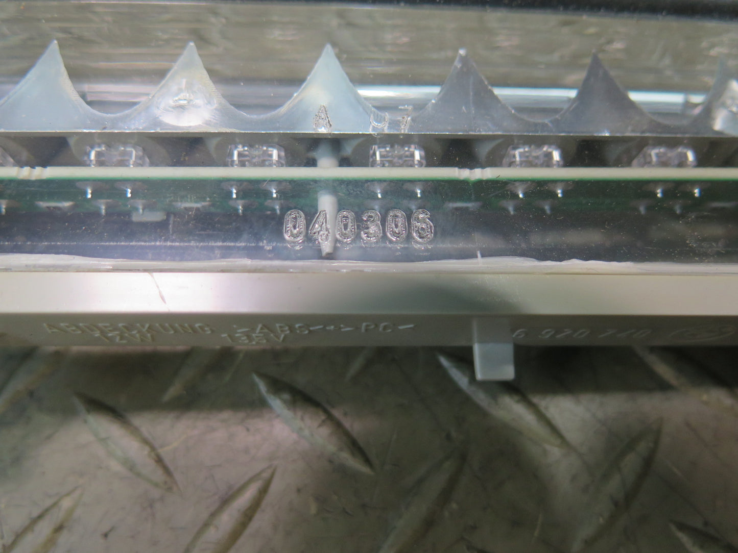 01-06 BMW E46 330ci Convertible Rear Third 3RD Brake Stop Light Lamp 6920740 OEM