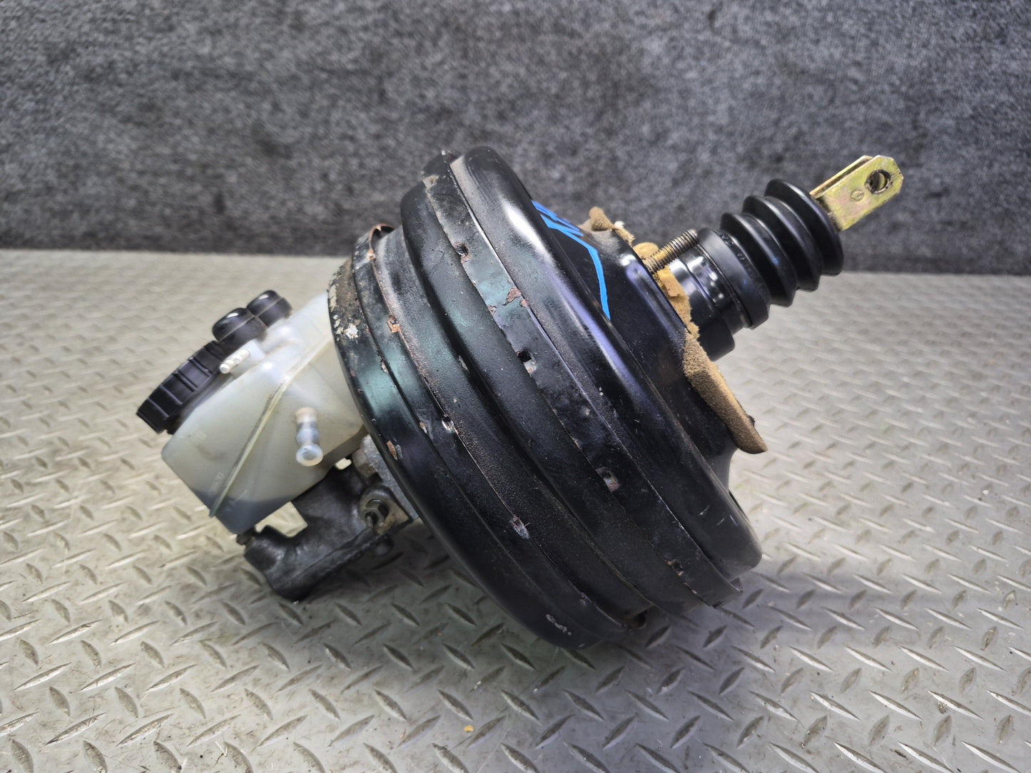 86-91 Mercedes W126 560SEL Brake Master Cylinder Booster Fluid Reservoir OEM