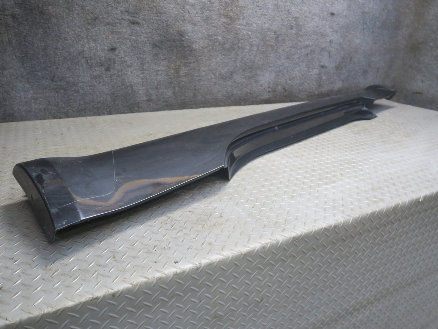 04-06 Nissan 350Z Z33 Conv Right & Left Side Skirt Rocker Panel Molding Set OEM
