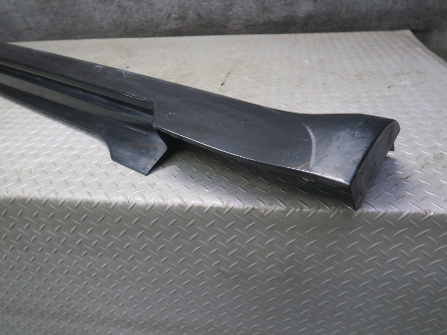 04-06 Nissan 350Z Z33 Conv Right & Left Side Skirt Rocker Panel Molding Set OEM