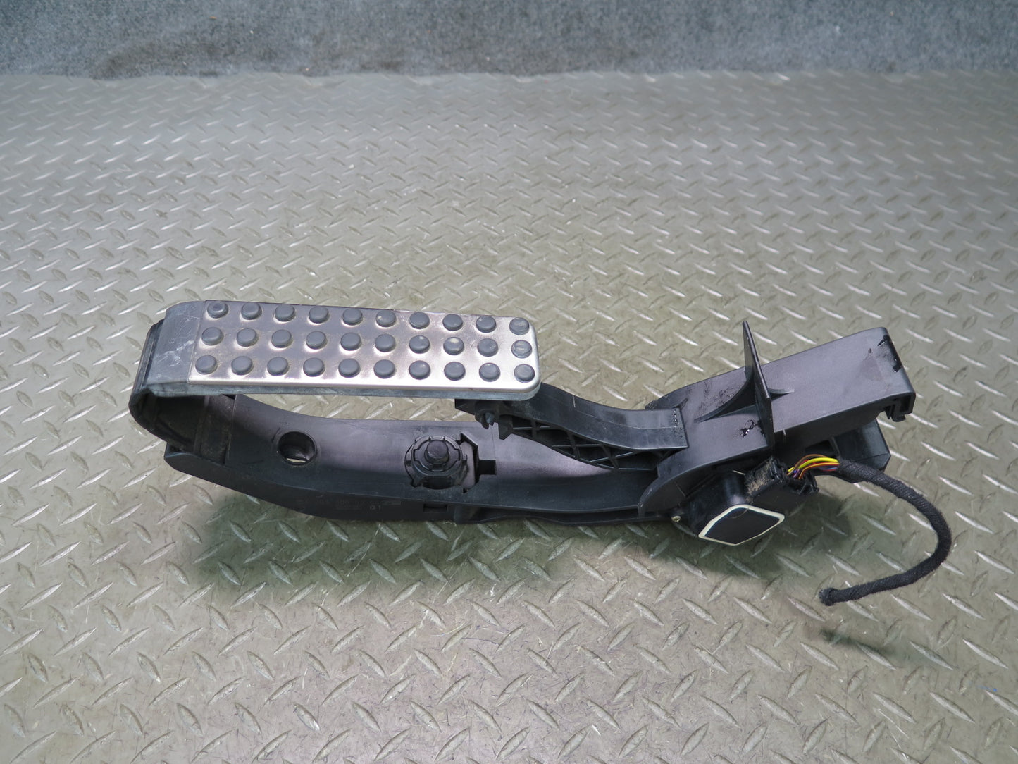 05-11 Mercedes R171 Slk-class Gas Acceleration Pedal 2033000904 OEM